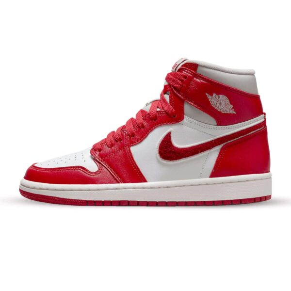 Air Jordan 1 High 'Varsity Red / Newstalgia'