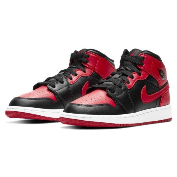 Air Jordan 1 Mid 'Banned Bred'