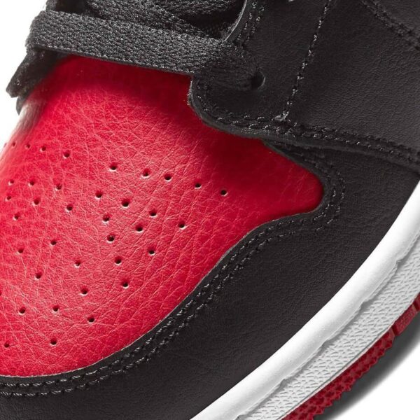 Air Jordan 1 Mid 'Banned Bred'