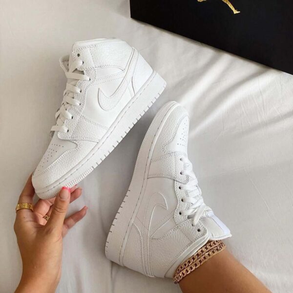 Air Jordan 1 Mid 'Triple White'